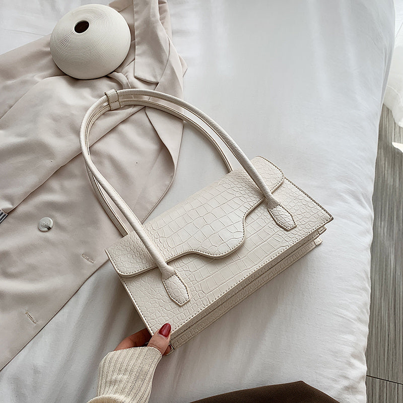 Autumn new texture women's single shoulder underarm bag new fashion net red versatile ins handbag