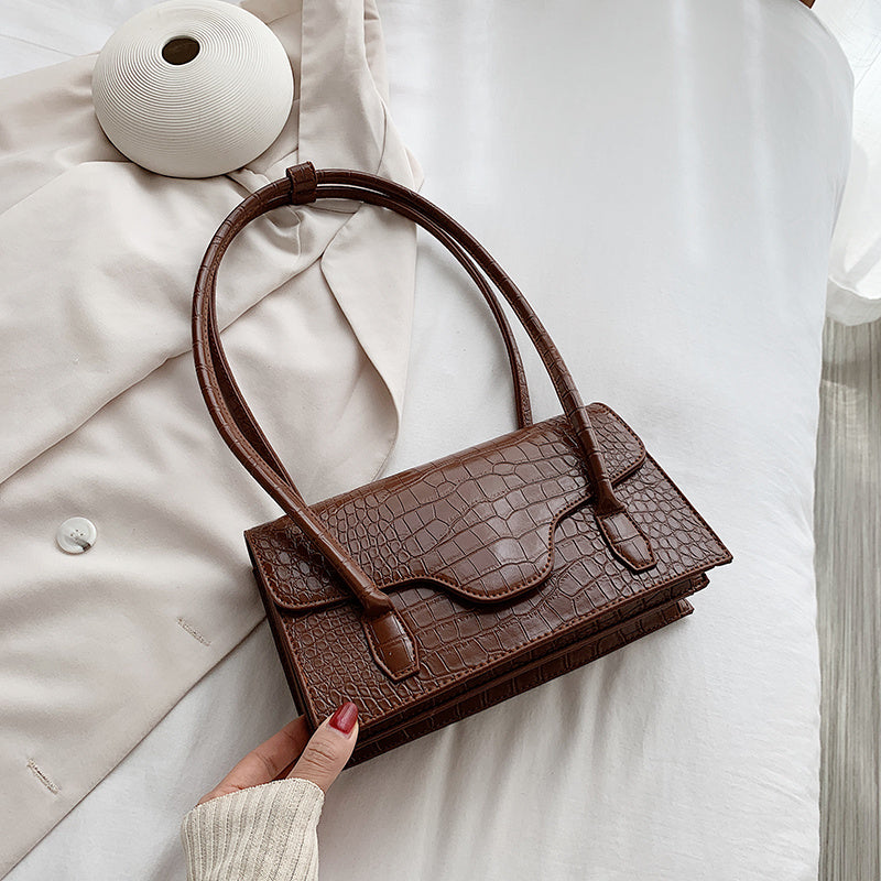 Autumn new texture women's single shoulder underarm bag new fashion net red versatile ins handbag